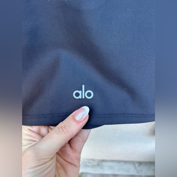 Alo Airlift Winter Warm Ski Time Long Sleeve Black New with Tags! - Picture 12 of 12